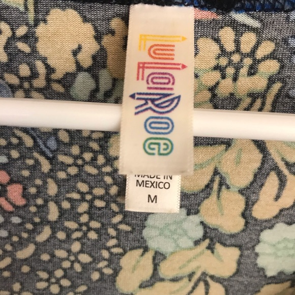 Lularoe Retro Print Perfect T - Picture 2 of 2
